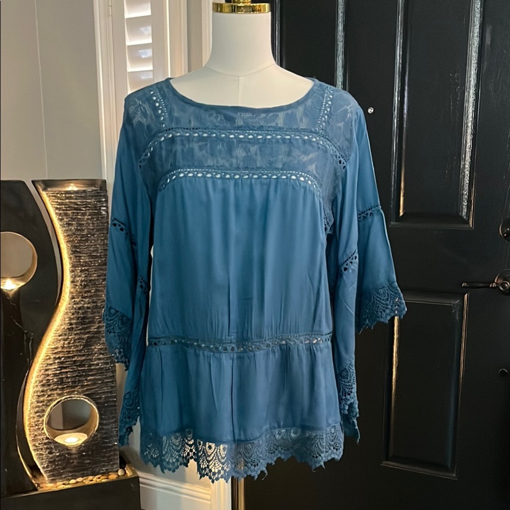 Natura Blue Women's Top NWOT